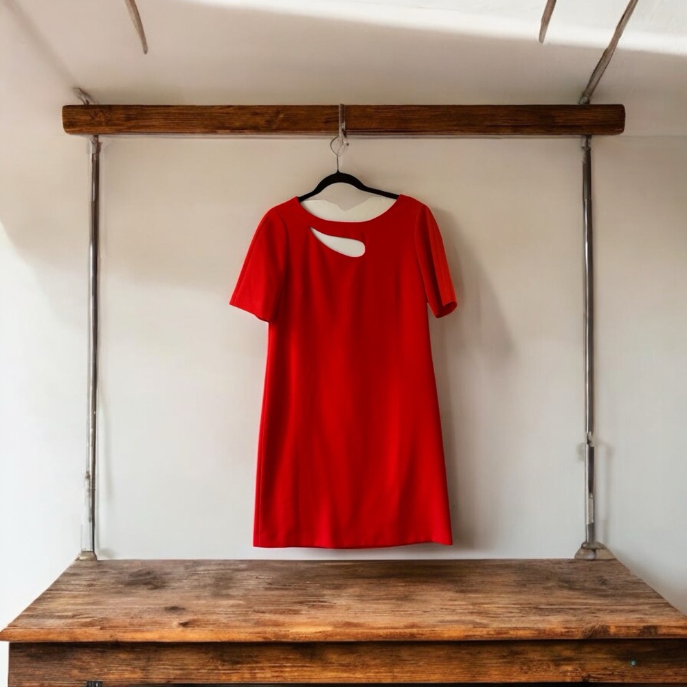 Tahari ASL Scarlet Mini Dress‎ with Keyhole Detail